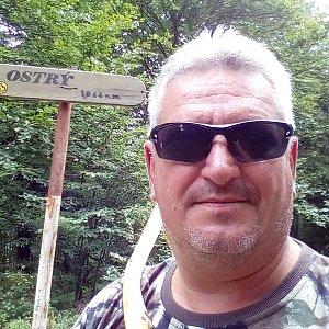 Roman Matejovský na vrcholu Ostrý (19.8.2021 12:25)