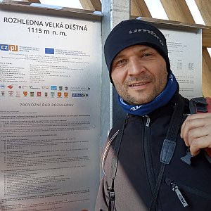 Martin Šíma na vrcholu Velká Deštná (13.4.2020 12:00)