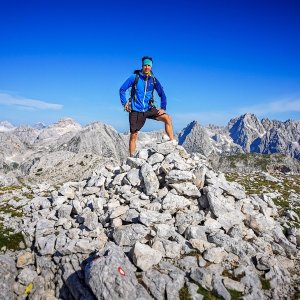 Jiří Králík na vrcholu Visoka Vrbanova špica (8.7.2023 8:49)