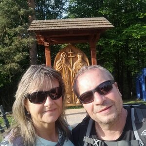 Jiří a Iveta na vrcholu Čupek (1.5.2024 17:06)