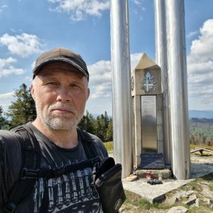 Rastislav Biarinec na vrcholu Bendoszka Wielka  (1.5.2025 15:23)