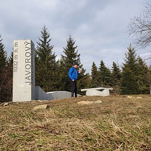 Michal Kohout na vrcholu Javorový vrch (18.4.2022 16:36)