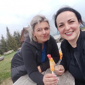 Lili na vrcholu Javorový vrch (4.5.2022 11:42)