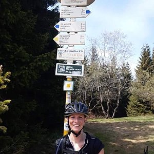 Aneta Gabzdylová na vrcholu Javorový vrch (9.5.2020 13:03)