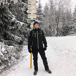 Michal Krčmář na vrcholu Javorový vrch (7.2.2021 12:14)