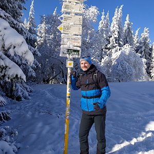 Petr Bartoň na vrcholu Javorový vrch (14.2.2021 18:19)
