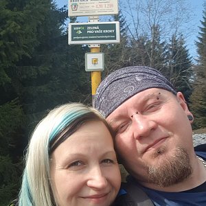 Patrik Soňa Finkrálovi na vrcholu Javorový vrch (7.4.2019 12:57)