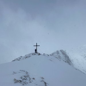 Tereza on the summit of Gumma (9.4.2023 12:00)