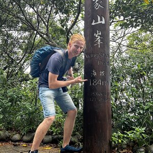 Adam Faldus on the summit of Xiangshan (11.11.2023 14:00)