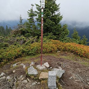 Šárka on the summit of Mestská hora (20.9.2021 13:37)