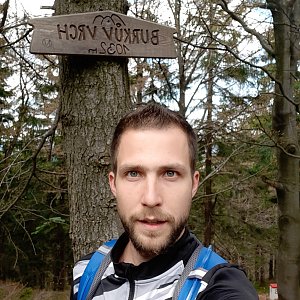Filip Šimon na vrcholu Burkův vrch (17.5.2020 10:53)