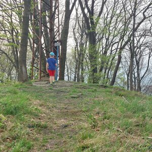 Veronika Trančíková na vrcholu Přední Babí hora (9.4.2024 17:49)