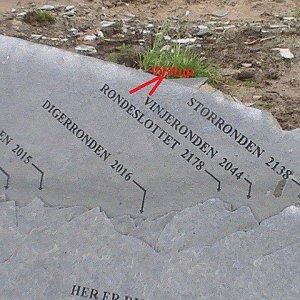 Jirka Zajko on the summit of Rondslottet (9.7.2011 12:54)