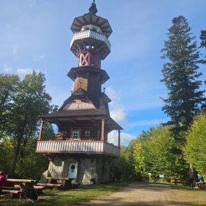 Marcela Kubíčková on the summit of Karlův kopec (11.10.2026 11:10)