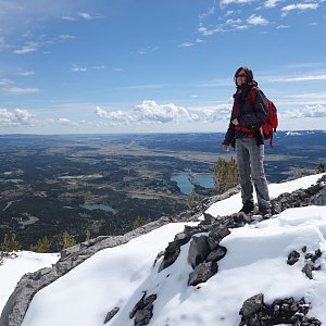Iveta Válová on the summit of Loder Peak (18.5.2017 11:26)
