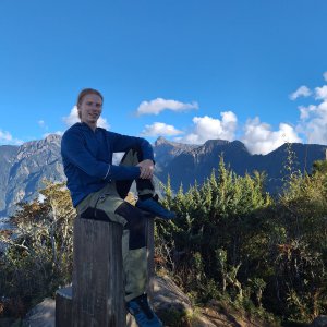 Adam Faldus na vrcholu Dongbu Shan (15.11.2023 15:40)