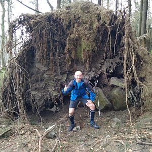 Petr Bartoň na vrcholu Čuboňov (15.4.2018 10:52)