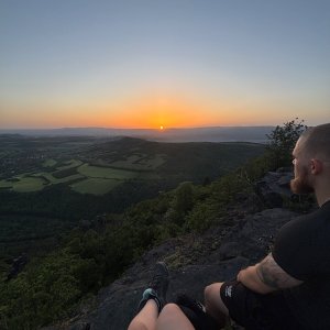 Jakub Fabry na vrcholu Bořeň (26.5.2026 20:49)