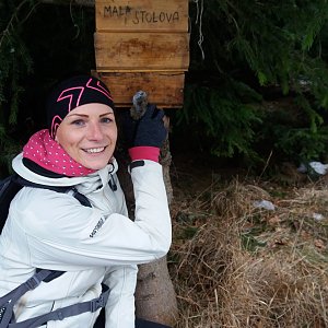 Aneta Gabzdylová na vrcholu Malá Stolová (18.1.2020 11:19)
