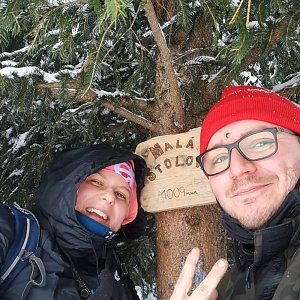 Aneta Kuchnová na vrcholu Malá Stolová (8.1.2021 16:30)