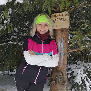 Jana Hrouzková na vrcholu Malá Stolová (9.1.2021 15:11)