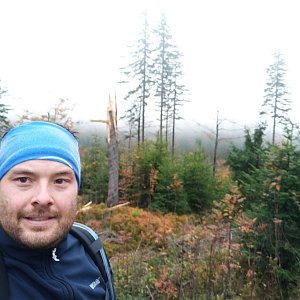 Jakub Špaček na vrcholu Nad Kršlí (16.10.2019 15:28)