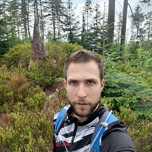 Filip Šimon na vrcholu Nad Kršlí (17.5.2020 13:38)