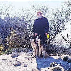 Kristýna Harcová na vrcholu Dívčí hrad (Děvičky) (2.1.2022 20:47)