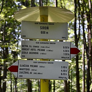 Jarda Vála on the summit of Siroň (1.7.2019 14:44)