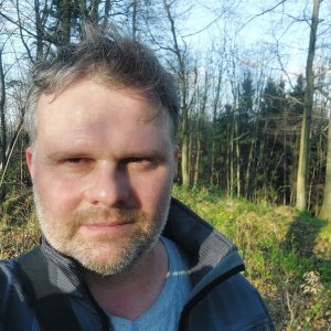 Bohumír Michal na vrcholu Větřkovická hůrka (8.4.2025 17:54)