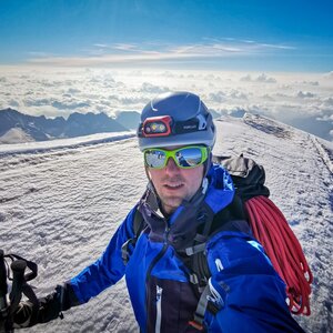 Jiří Králík na vrcholu Piramide Vincent (23.8.2024 8:49)