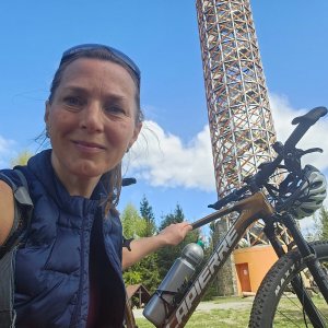 Marcela Kubíčková on the summit of Vartovna (1.5.2026 14:07)