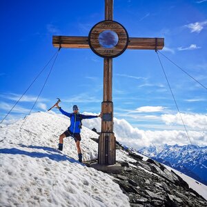 Jiří Králík on the summit of Hinterer Spiegelkogel (5.7.2024 17:33)