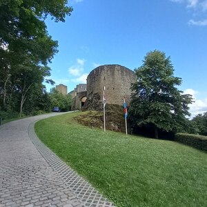 Profesorskey - Jan Bratt on the summit of Hrad Bourscheid (23.7.2024 17:56)