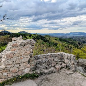 Eliška on the summit of Bolczów (20.4.2025 16:30)