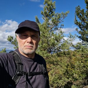 Rastislav Biarinec na vrcholu Skalky nad Hájom (11.10.2026 13:14)