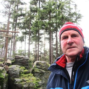 Michal Kříž on the summit of Borek (18.12.2024 11:57)