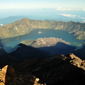 ThrasherVojti on the summit of Rinjani (8.4.2018 0:00)