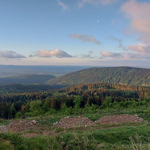 Cyklista 73 na vrcholu Plešivec (21.5.2022 5:48)