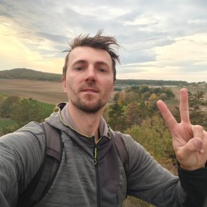 Jiří Králík on the summit of Stützenhofen Kreuzberg (21.10.2026 16:16)