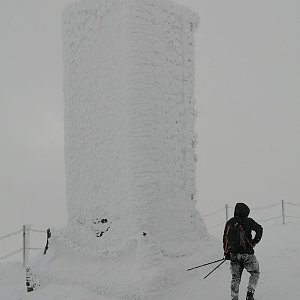 Adam Závodský on the summit of Sněžka (4.2.2023 13:38)