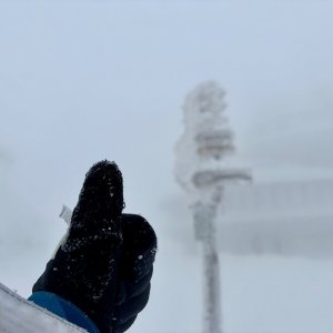 Any Vališová on the summit of Sněžka (5.2.2026 13:28)