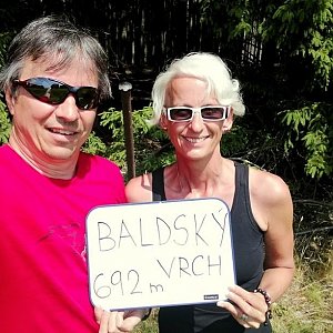 Jana a Pavel Kasaničovi on the summit of Baldský vrch (8.7.2021 13:39)