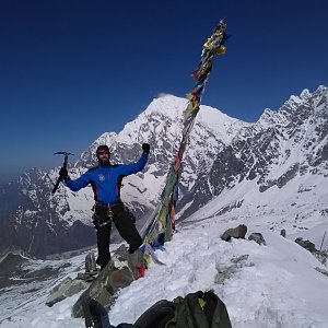 Dolfa on the summit of Yala Peak (30.4.2019 9:02)
