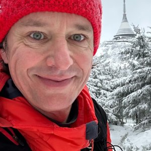 Edvard Kožušník on the summit of Ještěd (5.1.2025 8:51)