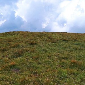 Jirka Zajko on the summit of Karabinar (30.7.2022 11:42)