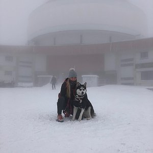 Adéla Elblová on the summit of Praděd (5.12.2021 15:26)
