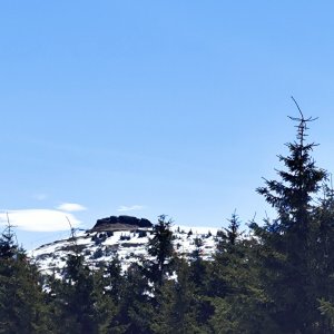 Zdeňka Paráková on the summit of Praděd (7.4.2026 14:50)