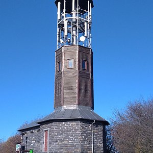 Žirafka183 na vrcholu Víťova rozhledna (7.11.2020 12:25)