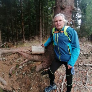Jaroslav Hrabuška na vrcholu Okrouhlice (8.11.2023 13:30)